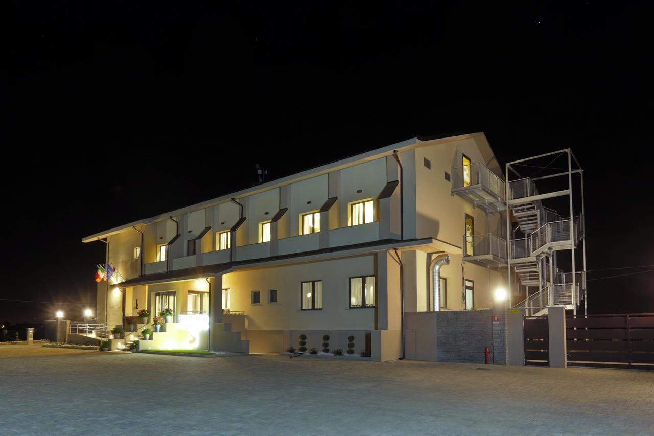 Hotel Terre Dei Salici Caramagna Piemonte Luaran gambar